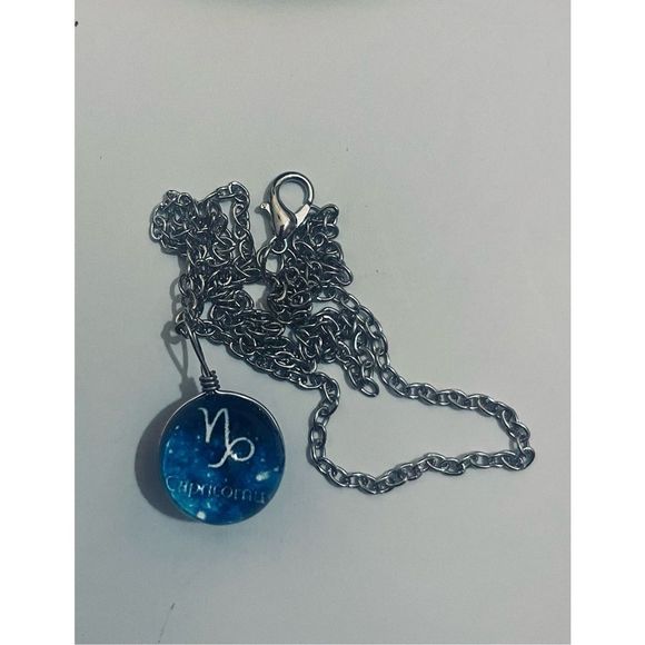 Capricorn BLUE GLOBE ZODIAC STAR SIGN HOROSCOPE NECKLACE - Picture 5 of 7